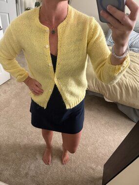 Vintage Robert Scott Yellow Knit Cardigan with Mother of Pearl Flower Buttons M